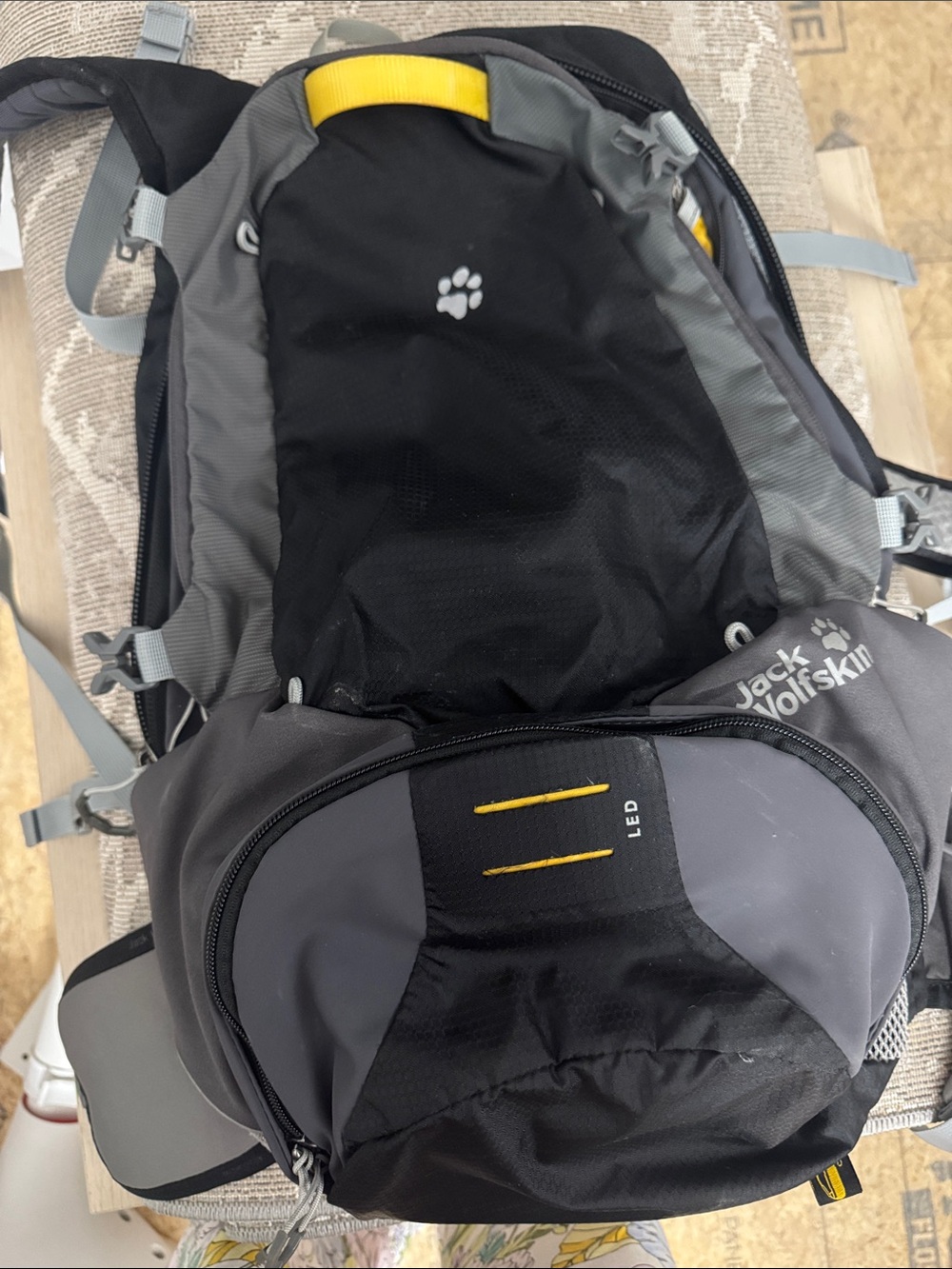 Jack Wolfskin Black, Gray & Yellow Men's Hiking Backpack tons storage